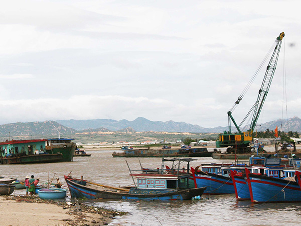 Cảng cá Đông Hải: Tiến độ nạo vét luồng và vũng đậu tàu bảo đảm yêu cầu